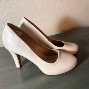 Faryl Better Moves Nude Pumps Size 8